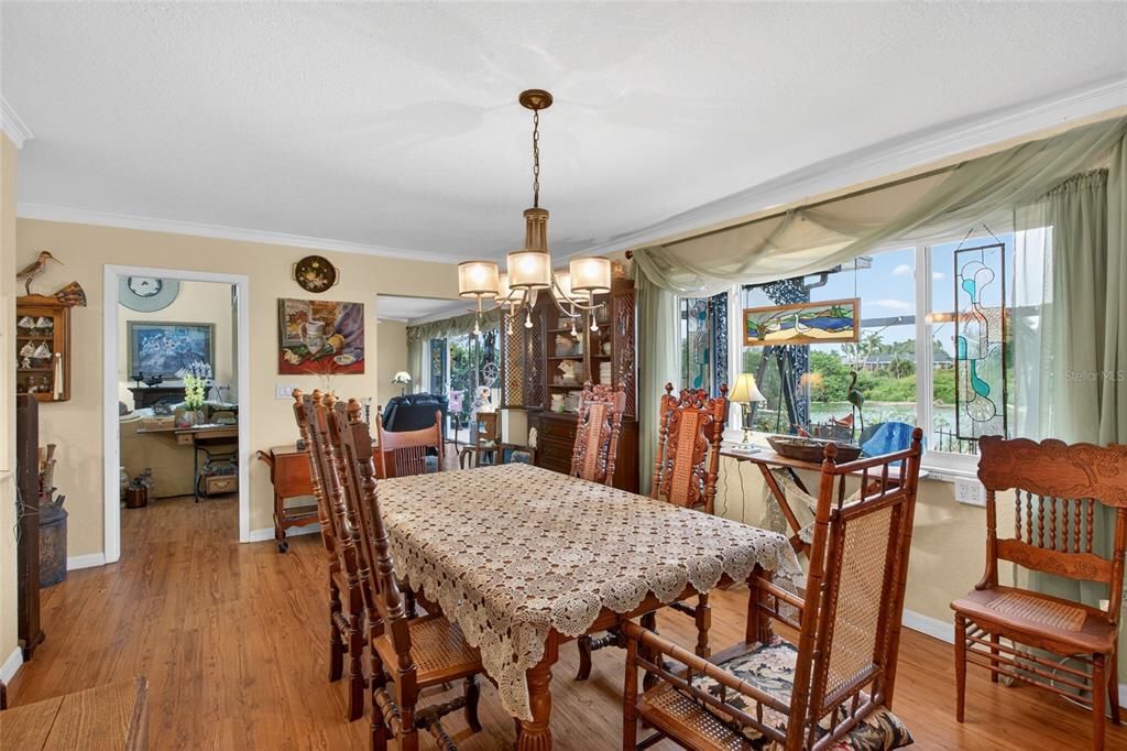 For Sale: $418,800 (3 beds, 2 baths, 2354 Square Feet)