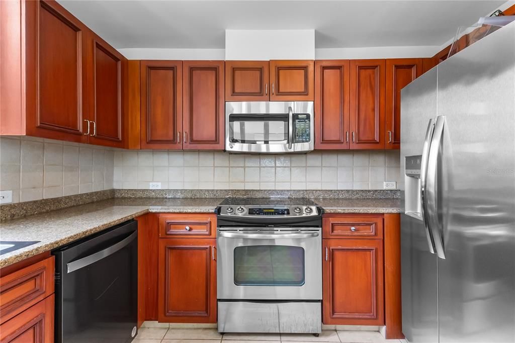 На продажу: $675,000 (2 спален, 2 ванн, 1789 Квадратных фут)