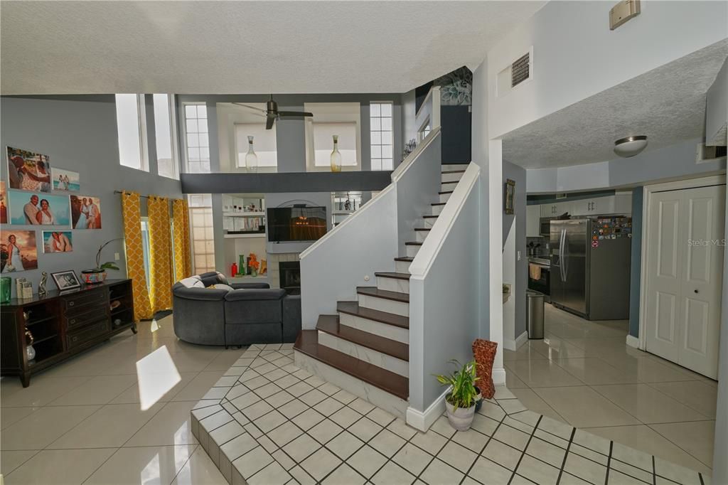 На продажу: $409,900 (4 спален, 2 ванн, 1687 Квадратных фут)