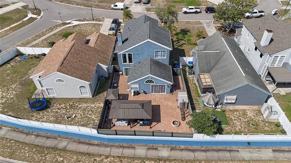 На продажу: $409,900 (4 спален, 2 ванн, 1687 Квадратных фут)