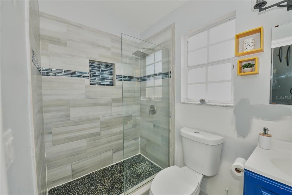 На продажу: $409,900 (4 спален, 2 ванн, 1687 Квадратных фут)