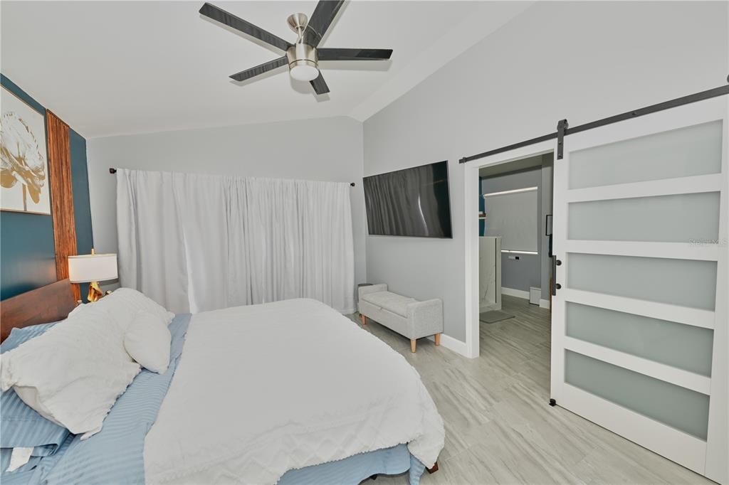 На продажу: $409,900 (4 спален, 2 ванн, 1687 Квадратных фут)