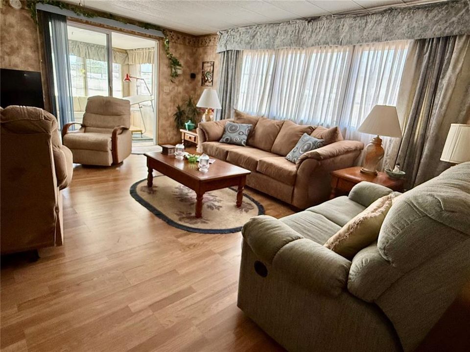 En Venta: $89,900 (2 camas, 2 baños, 960 Pies cuadrados)