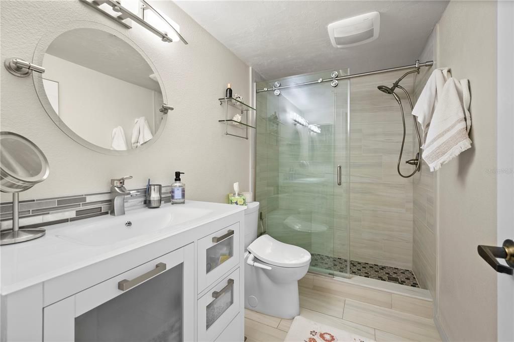 En Venta: $199,999 (2 camas, 2 baños, 1405 Pies cuadrados)