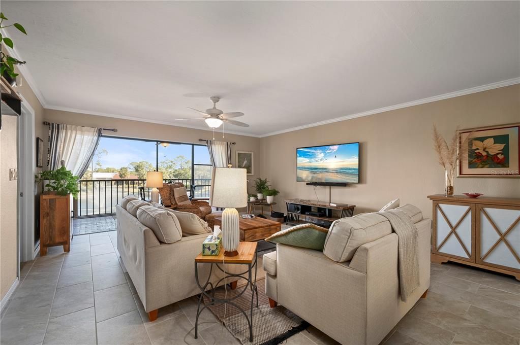 En Venta: $199,999 (2 camas, 2 baños, 1405 Pies cuadrados)
