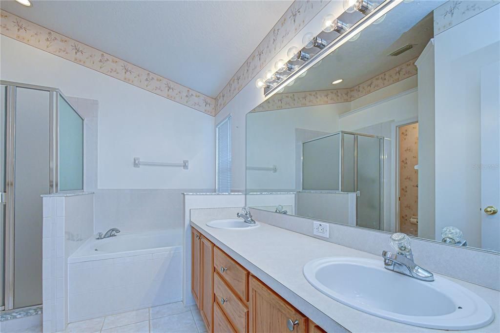 For Sale: $390,000 (3 beds, 2 baths, 1629 Square Feet)