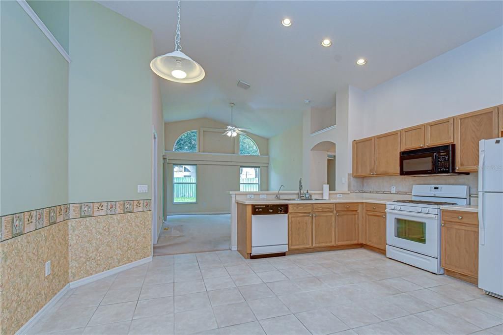 For Sale: $390,000 (3 beds, 2 baths, 1629 Square Feet)