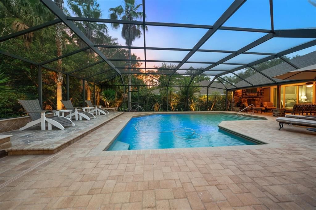En Venta: $1,049,000 (4 camas, 3 baños, 3108 Pies cuadrados)