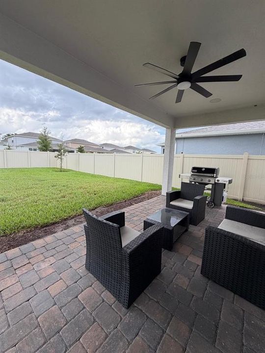 For Rent: $3,100 (4 beds, 2 baths, 2380 Square Feet)