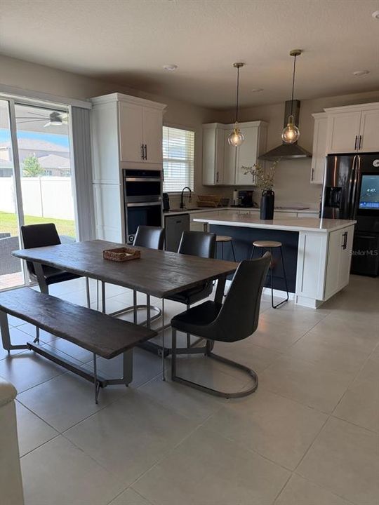 For Rent: $3,100 (4 beds, 2 baths, 2380 Square Feet)