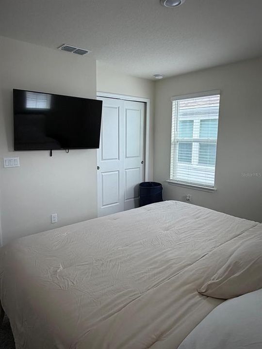 For Rent: $3,100 (4 beds, 2 baths, 2380 Square Feet)