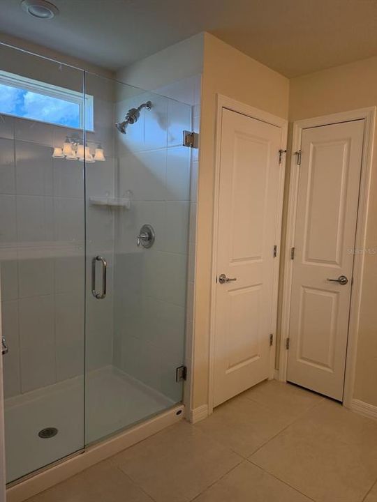 For Rent: $3,100 (4 beds, 2 baths, 2380 Square Feet)