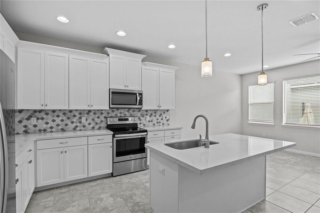 For Rent: $2,800 (3 beds, 2 baths, 1768 Square Feet)