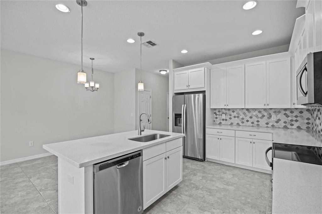 For Rent: $2,800 (3 beds, 2 baths, 1768 Square Feet)