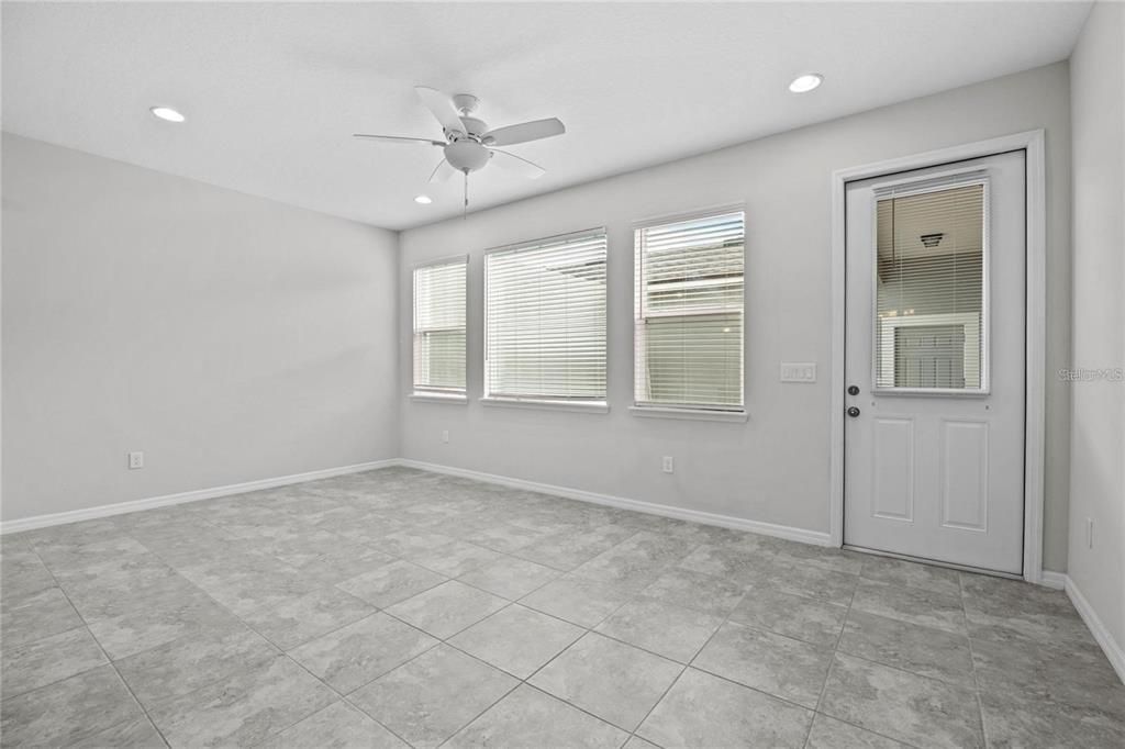 For Rent: $2,800 (3 beds, 2 baths, 1768 Square Feet)