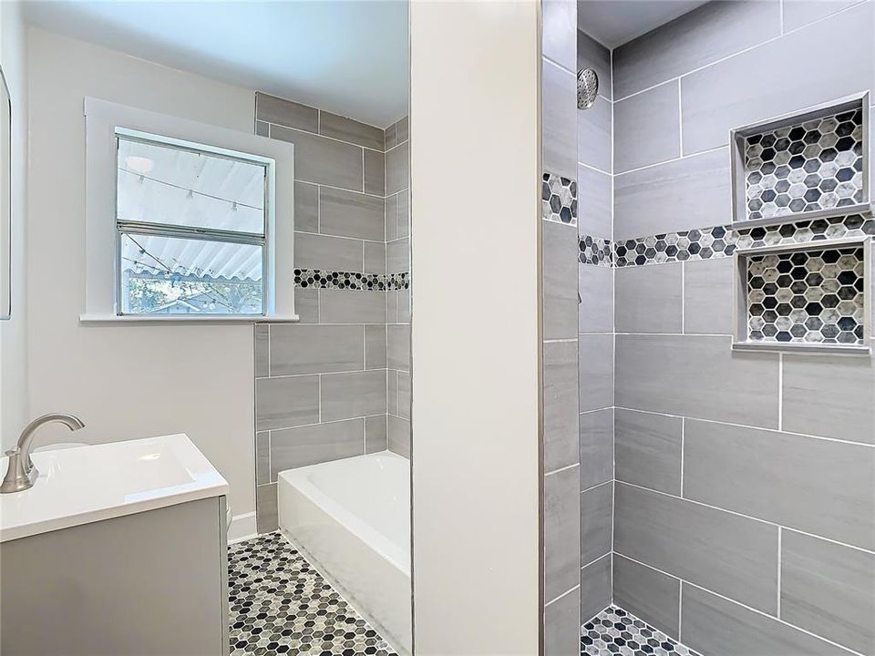 En Renta: $2,400 (2 camas, 1 baños, 1373 Pies cuadrados)