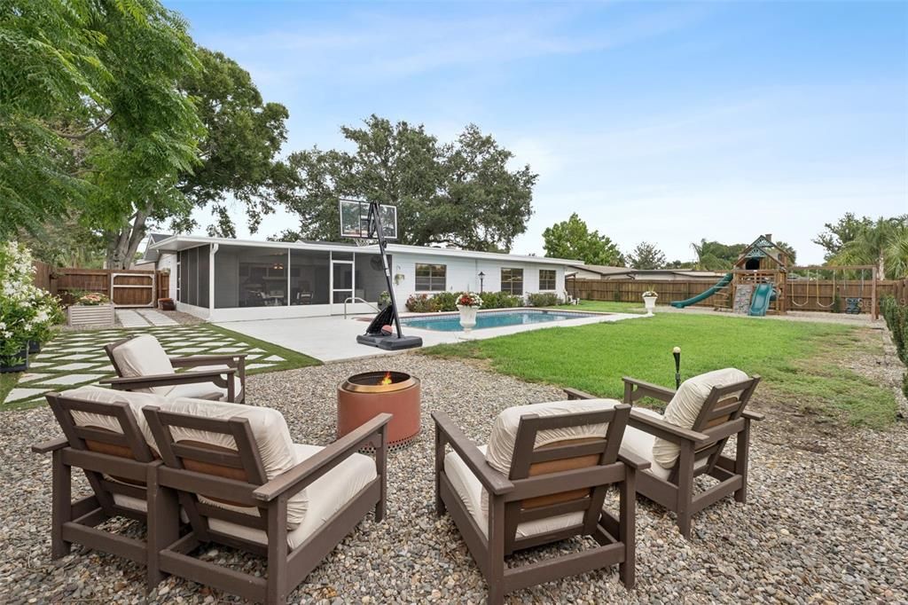 For Sale: $425,000 (3 beds, 2 baths, 1870 Square Feet)