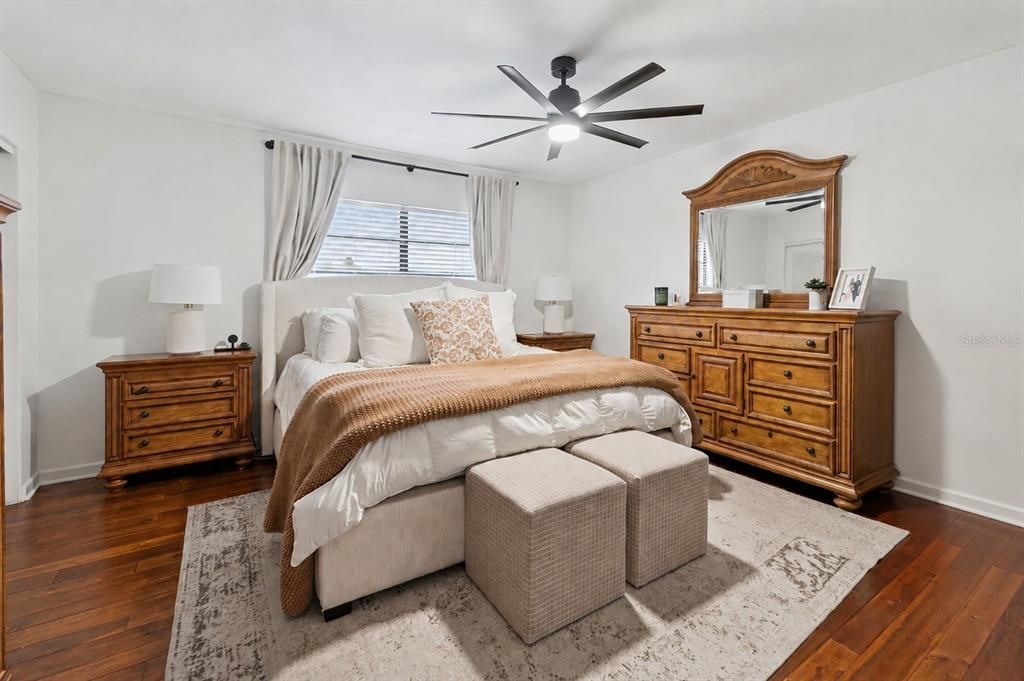 For Sale: $425,000 (3 beds, 2 baths, 1870 Square Feet)