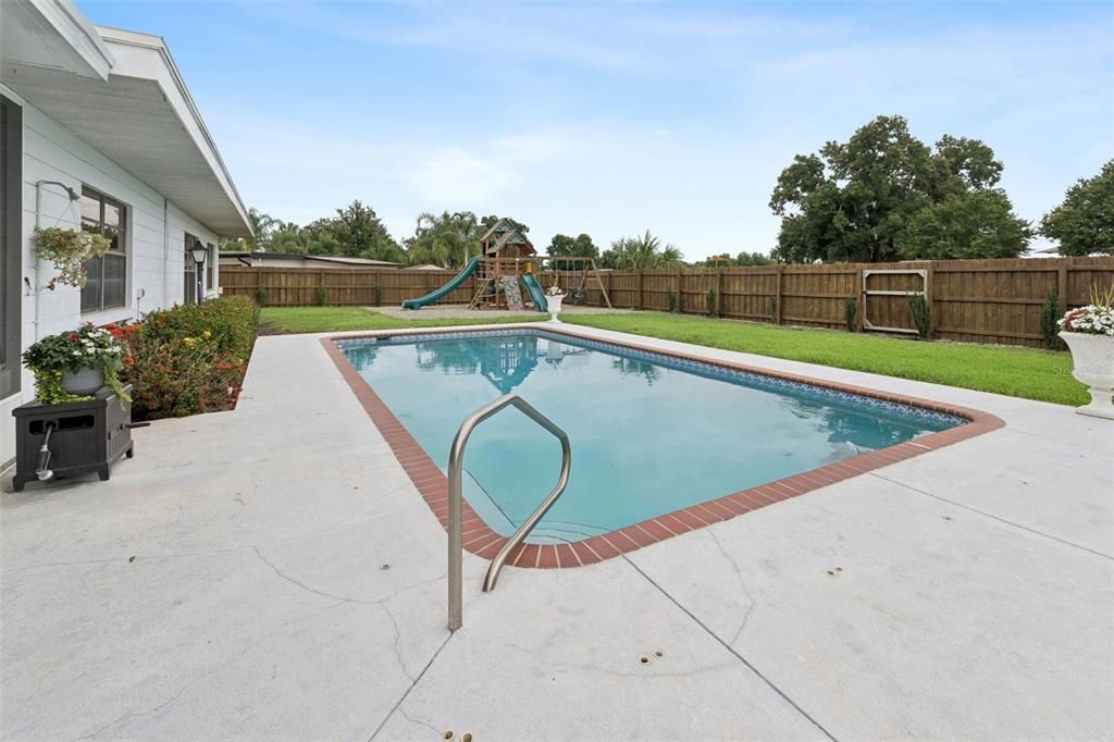 For Sale: $425,000 (3 beds, 2 baths, 1870 Square Feet)