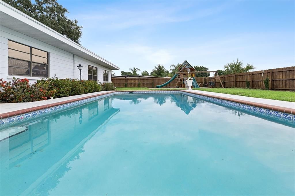For Sale: $425,000 (3 beds, 2 baths, 1870 Square Feet)