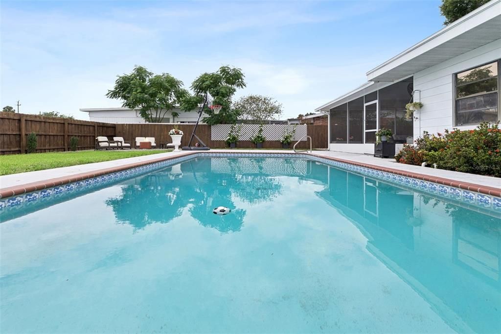 For Sale: $425,000 (3 beds, 2 baths, 1870 Square Feet)
