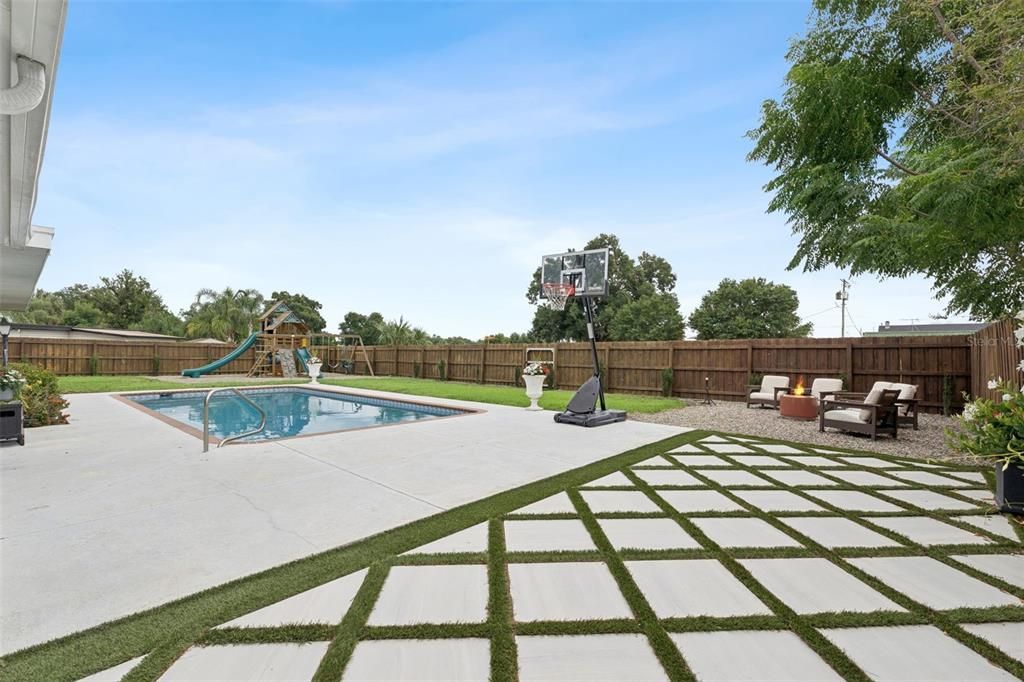 For Sale: $425,000 (3 beds, 2 baths, 1870 Square Feet)