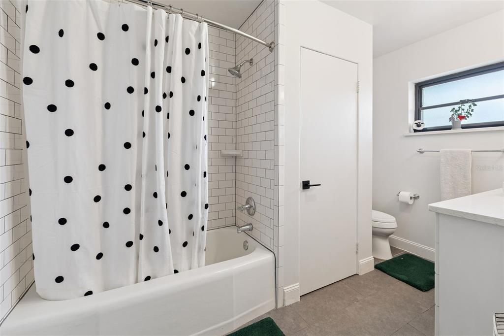For Sale: $425,000 (3 beds, 2 baths, 1870 Square Feet)