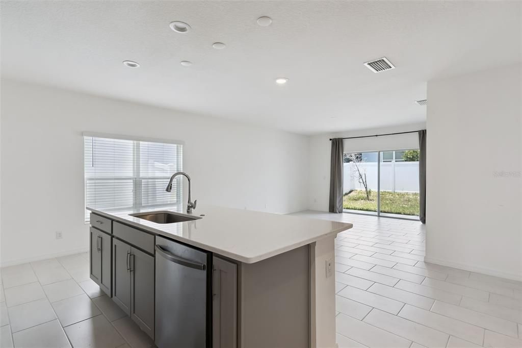 For Sale: $325,000 (4 beds, 2 baths, 1540 Square Feet)