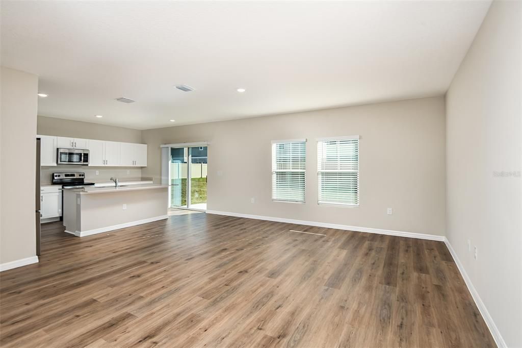 For Sale: $439,990 (5 beds, 3 baths, 2470 Square Feet)
