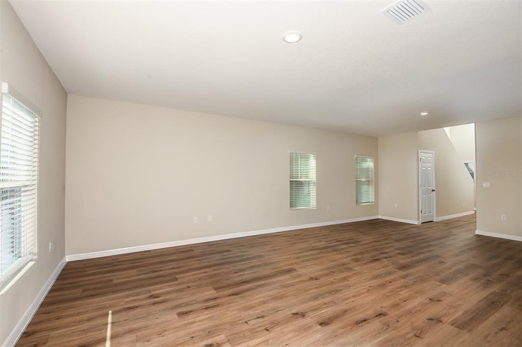 For Sale: $439,990 (5 beds, 3 baths, 2470 Square Feet)