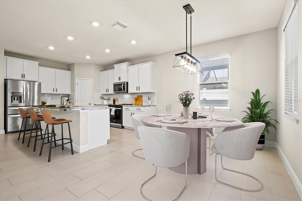 Activo con contrato: $395,000 (4 camas, 2 baños, 2035 Pies cuadrados)