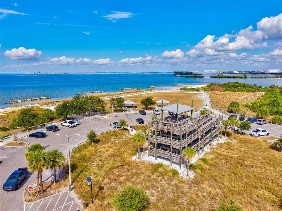 Activo con contrato: $395,000 (4 camas, 2 baños, 2035 Pies cuadrados)