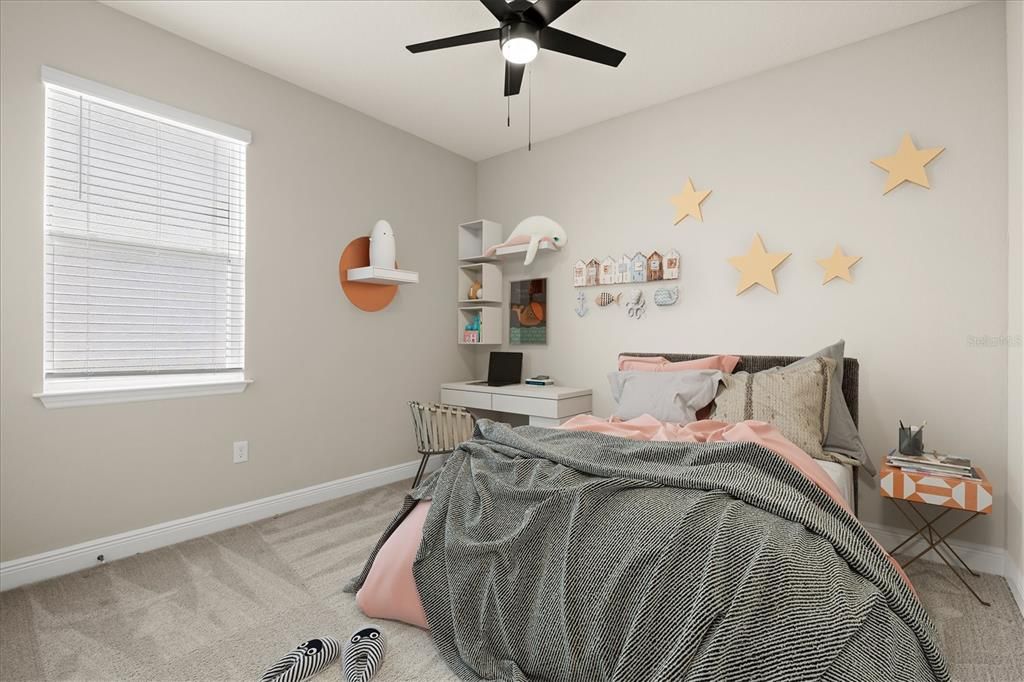 Activo con contrato: $395,000 (4 camas, 2 baños, 2035 Pies cuadrados)