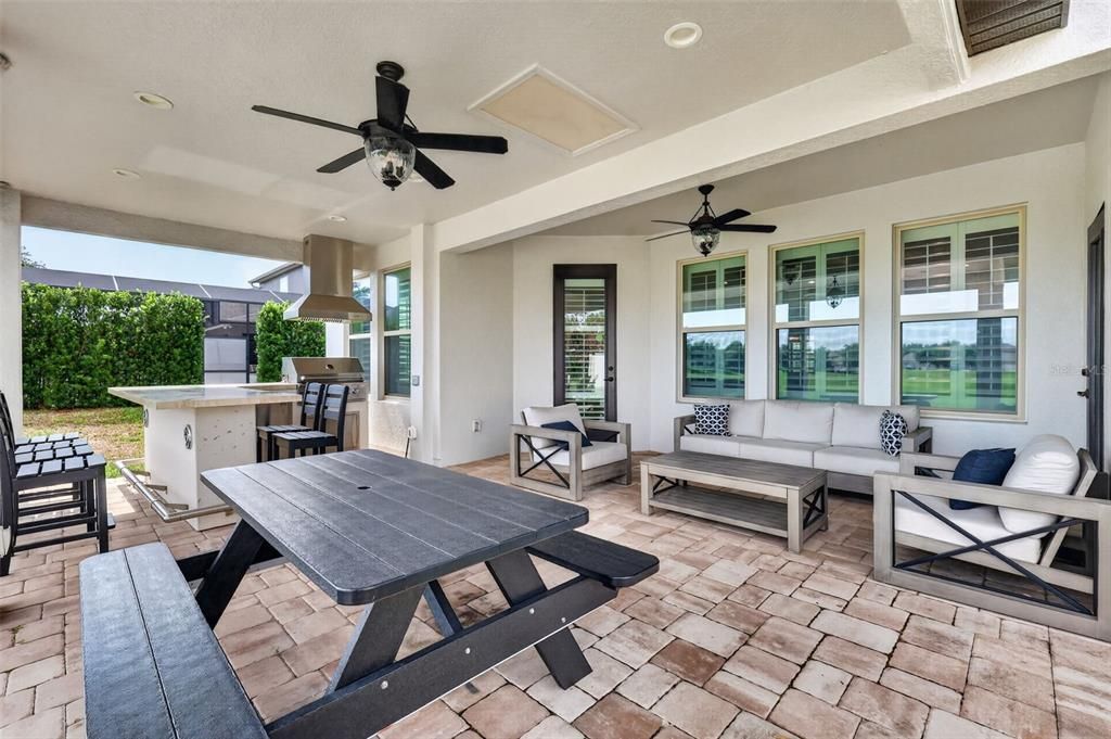 For Sale: $990,000 (5 beds, 3 baths, 4933 Square Feet)