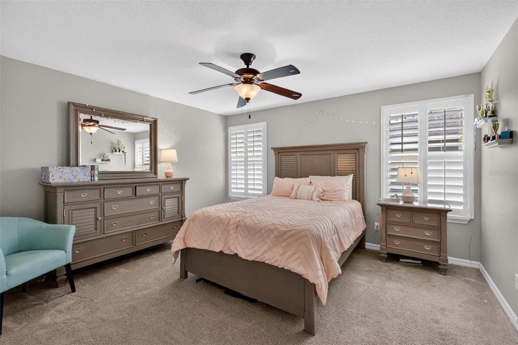 For Sale: $990,000 (5 beds, 3 baths, 4933 Square Feet)