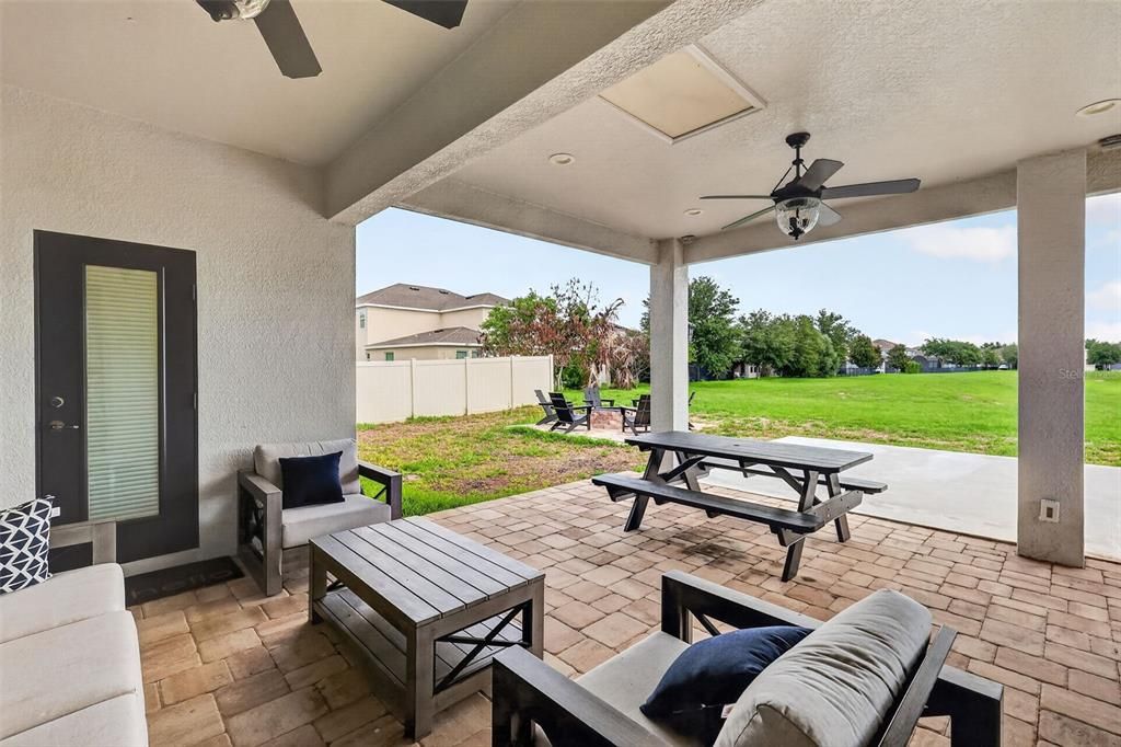 For Sale: $990,000 (5 beds, 3 baths, 4933 Square Feet)