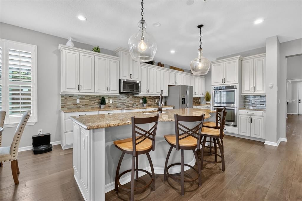 For Sale: $990,000 (5 beds, 3 baths, 4933 Square Feet)