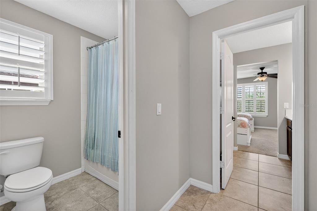 For Sale: $990,000 (5 beds, 3 baths, 4933 Square Feet)