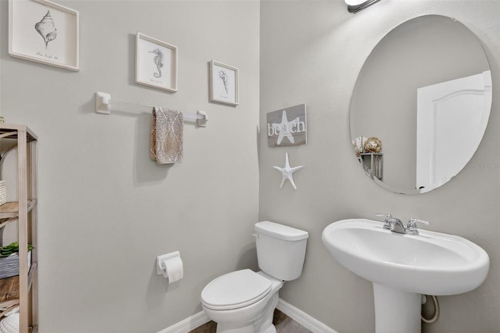 For Sale: $990,000 (5 beds, 3 baths, 4933 Square Feet)