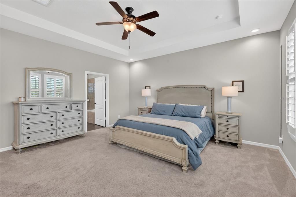 For Sale: $990,000 (5 beds, 3 baths, 4933 Square Feet)