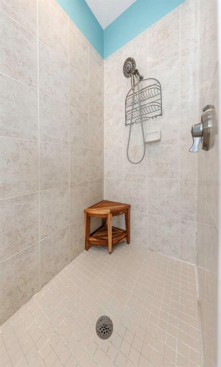 Active With Contract: $610,000 (3 beds, 2 baths, 2076 Square Feet)