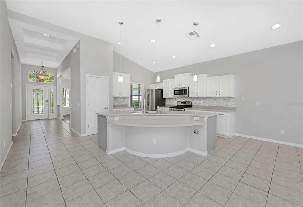 Active With Contract: $610,000 (3 beds, 2 baths, 2076 Square Feet)