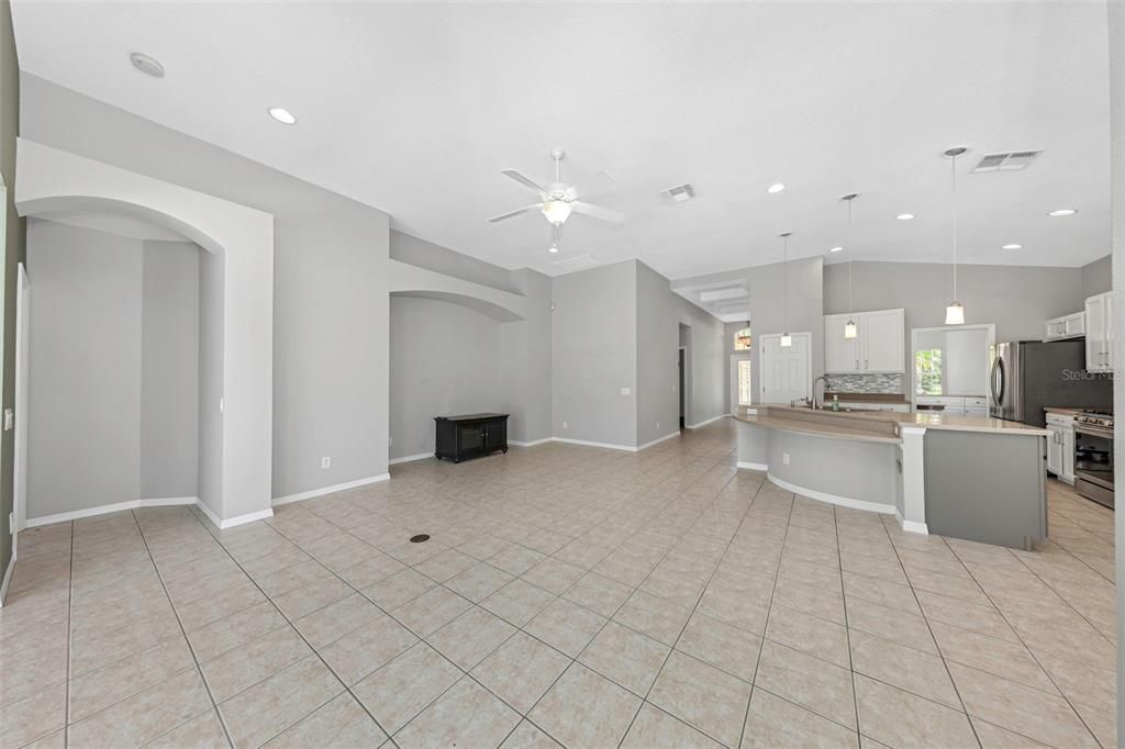 Active With Contract: $610,000 (3 beds, 2 baths, 2076 Square Feet)
