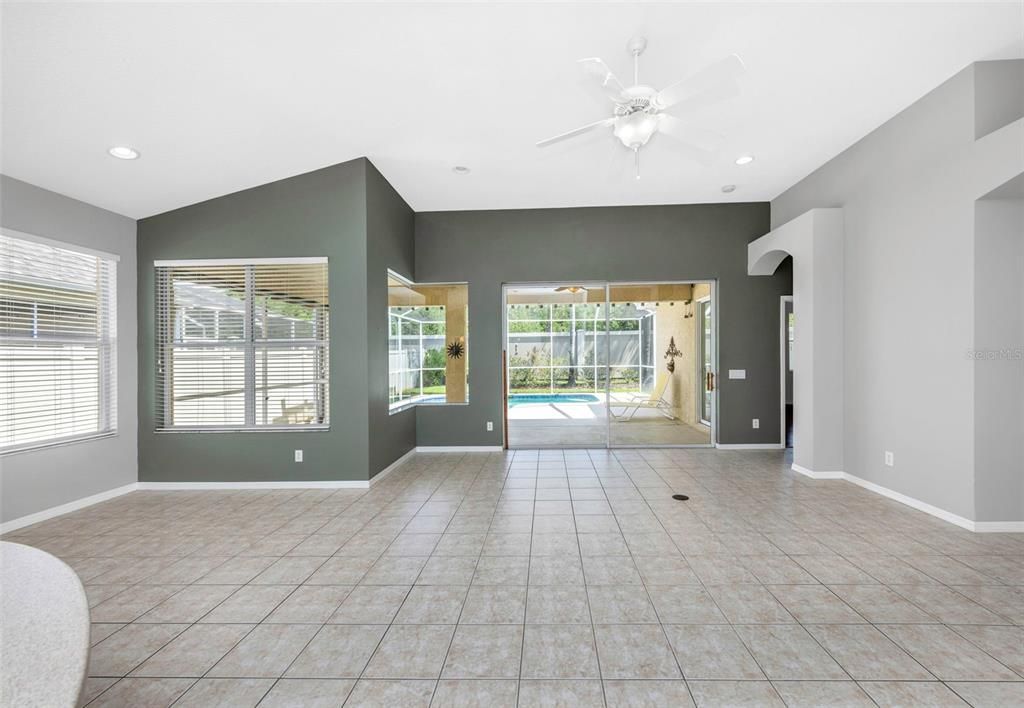 Active With Contract: $610,000 (3 beds, 2 baths, 2076 Square Feet)
