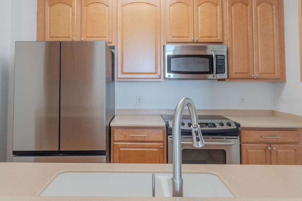 For Rent: $2,200 (3 beds, 2 baths, 1447 Square Feet)