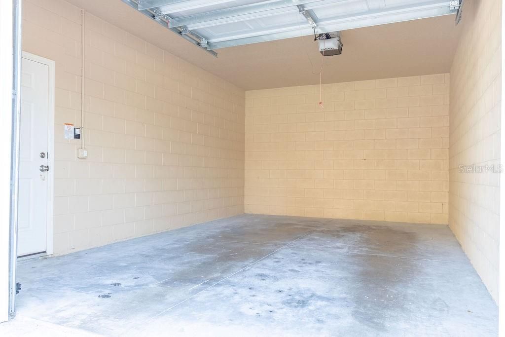 For Rent: $2,200 (3 beds, 2 baths, 1447 Square Feet)