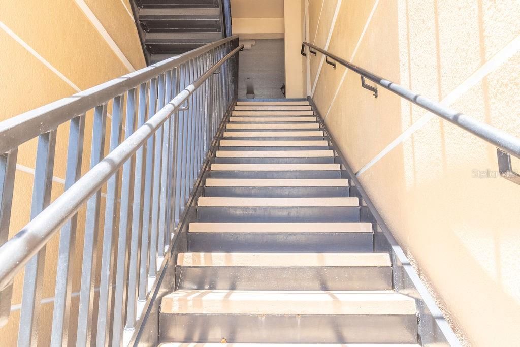 For Rent: $2,200 (3 beds, 2 baths, 1447 Square Feet)