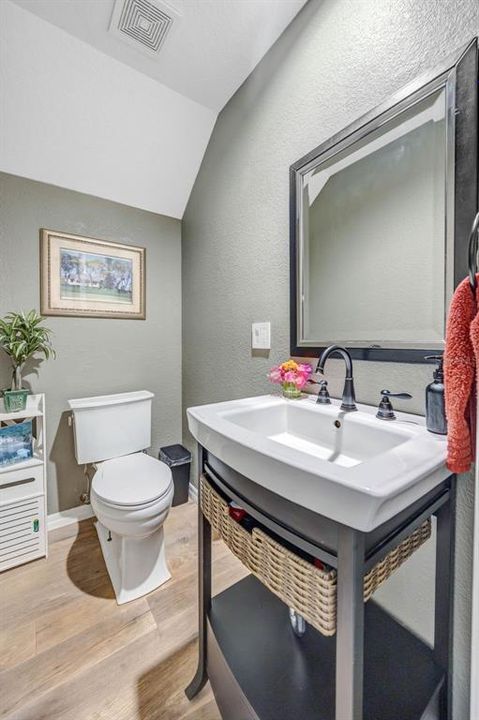 For Sale: $1,400,000 (3 beds, 2 baths, 2452 Square Feet)