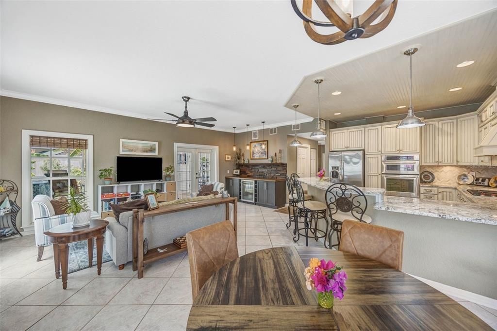 For Sale: $1,400,000 (3 beds, 2 baths, 2452 Square Feet)