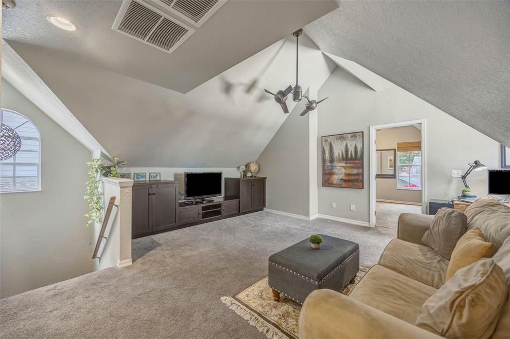 For Sale: $1,400,000 (3 beds, 2 baths, 2452 Square Feet)